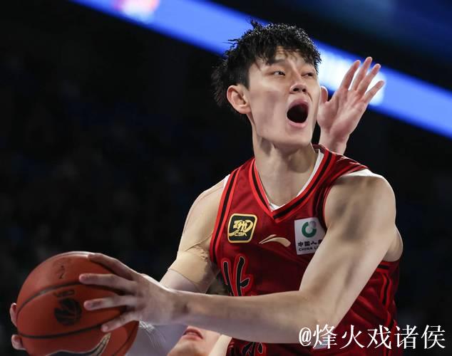 周琦14+16广东轻取首钢夺9连胜 曾凡博11+7